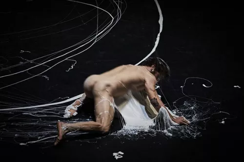 Erwan Tarlet, sangles, 32e promotion du Centre national des arts du cirque/CNAC de Châlons-en-Champagne