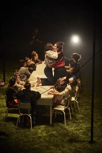 AFTER ALL, spectacle de fin d'études de la 33e promotion du Centre national des arts du cirque/CNAC de Châlons-en-Champagne - Direction artistique Séverine Chavrier