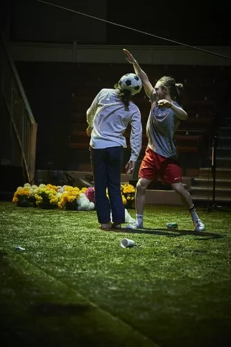 AFTER ALL, spectacle de fin d'études de la 33e promotion du Centre national des arts du cirque/CNAC de Châlons-en-Champagne - Direction artistique Séverine Chavrier