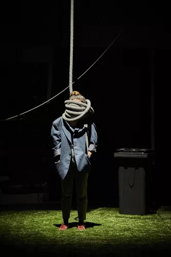 AFTER ALL, spectacle de fin d'études de la 33e promotion du Centre national des arts du cirque/CNAC de Châlons-en-Champagne - Direction artistique Séverine Chavrier