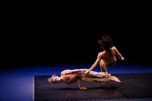 Guilhem Charrier, acrodanse, 33e promotion du Centre national des arts du cirque / CNAC de Châlons-en-Champagne