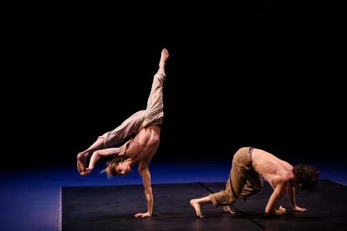 Jules Houdin, acrodanse, 33e promotion du Centre national des arts du cirque / CNAC de Châlons-en-Champagne