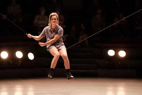 Victoria Leymarie, fil souple, 33e promotion du Centre national des arts du cirque / CNAC de Châlons-en-Champagne