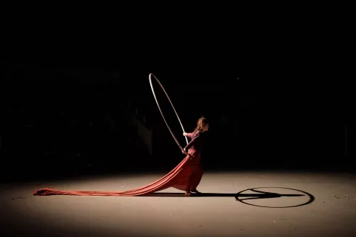 Kim Marro, roue Cyr, 33e promotion du Centre national des arts du cirque / CNAC de Châlons-en-Champagne