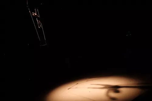 Federica Pini Sandrelli, trapèze ballant, 33e promotion du Centre national des arts du cirque / CNAC de Châlons-en-Champagne