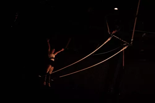 Federica Pini Sandrelli, trapèze ballant, 33e promotion du Centre national des arts du cirque / CNAC de Châlons-en-Champagne