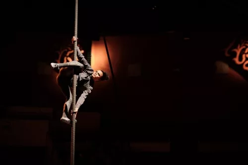 Josinaldo Tavares Pacheco, mât chinois, 33e promotion du Centre national des arts du cirque / CNAC de Châlons-en-Champagne