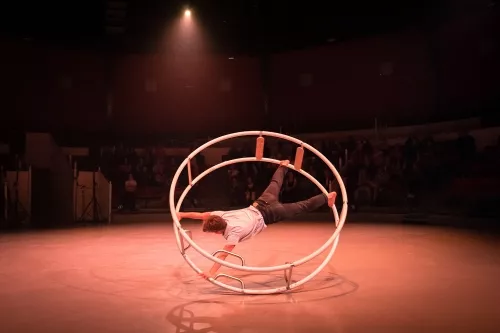 Noa Aubry, roue allemande, 34e promotion du Centre national des arts du cirque / CNAC de Châlons-en-Champagne