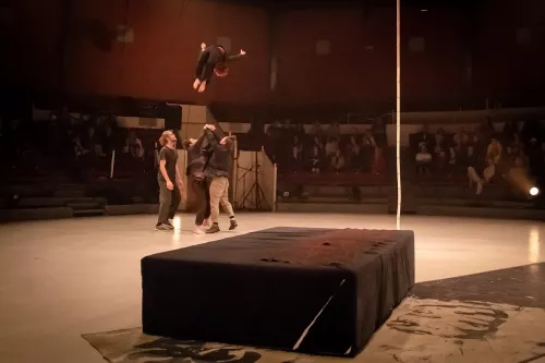 Alice Binando, corde lisse, 34e promotion du Centre national des arts du cirque / CNAC de Châlons-en-Champagne