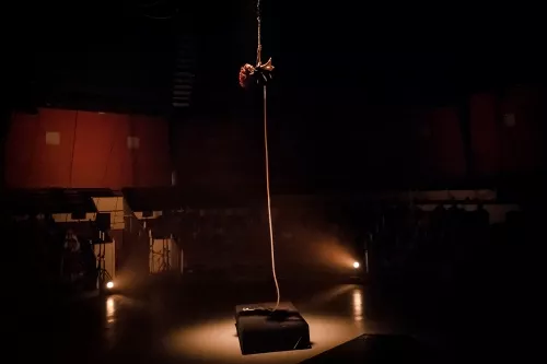 Alice Binando, corde lisse, 34e promotion du Centre national des arts du cirque / CNAC de Châlons-en-Champagne