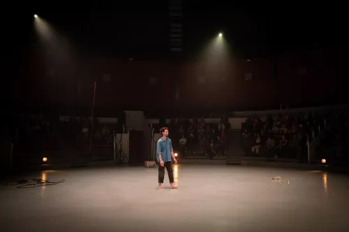 Tomàs Denis, acrodanse, 34e promotion du Centre national des arts du cirque / CNAC de Châlons-en-Champagne