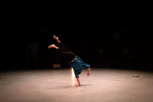 Tomàs Denis, acrodanse, 34e promotion du Centre national des arts du cirque / CNAC de Châlons-en-Champagne