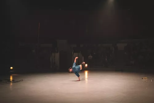 Tomàs Denis, acrodanse, 34e promotion du Centre national des arts du cirque / CNAC de Châlons-en-Champagne