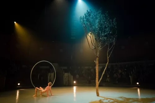 Jef Everaert, roue Cyr, 34e promotion du Centre national des arts du cirque / CNAC de Châlons-en-Champagne