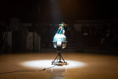 Yannis Gilbert, acrodanse, 34e promotion du Centre national des arts du cirque / CNAC de Châlons-en-Champagne