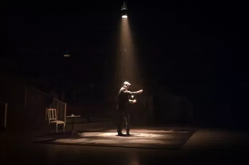 Julien Ladenburger, Jonglerie, 34e promotion du Centre national des arts du cirque / CNAC de Châlons-en-Champagne