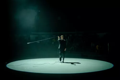 Julien Ladenburger, Jonglerie, 34e promotion du Centre national des arts du cirque / CNAC de Châlons-en-Champagne