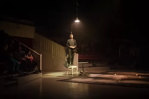 Julien Ladenburger, Jonglerie, 34e promotion du Centre national des arts du cirque / CNAC de Châlons-en-Champagne