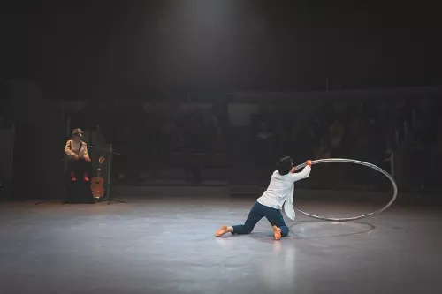 Marisol Lucht, roue Cyr, 34e promotion du Centre national des arts du cirque / CNAC de Châlons-en-Champagne