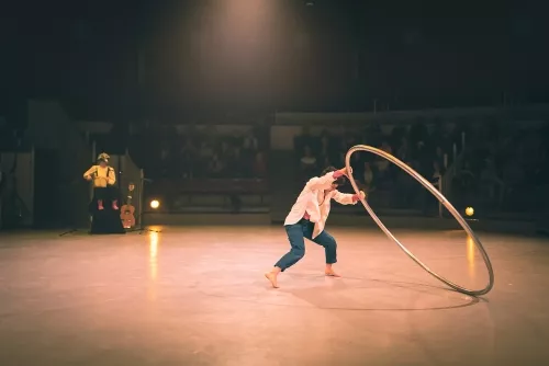 Marisol Lucht, roue Cyr, 34e promotion du Centre national des arts du cirque / CNAC de Châlons-en-Champagne