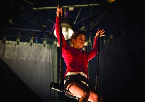 Marlène Vogele, trapèze ballant, 28e promotion du Centre national des arts du cirque (Cnac) de Châlons-en-Champagne