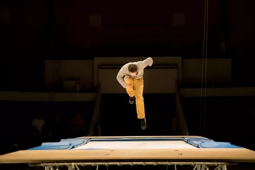 Thomas Thanasi, trampoline, acrobatie, 28e promotion du Centre national des arts du cirque (Cnac) de Châlons-en-Champagne