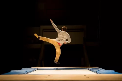 Thomas Thanasi, trampoline, acrobatie, 28e promotion du Centre national des arts du cirque (Cnac) de Châlons-en-Champagne