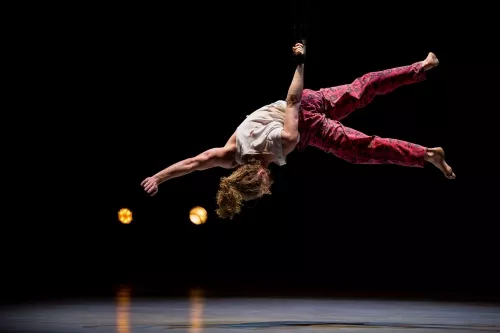 Dimitri Rizzello, Sangles, 27e promotion du Centre national des arts du cirque/CNAC de Châlons-en-Champagne