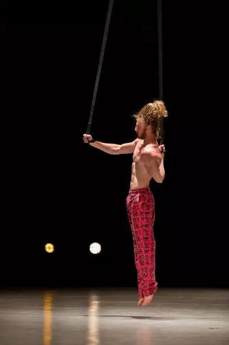 Dimitri Rizzello, Sangles, 27e promotion du Centre national des arts du cirque/CNAC de Châlons-en-Champagne