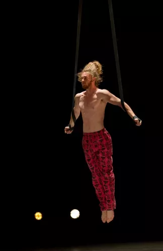 Dimitri Rizzello, Sangles, 27e promotion du Centre national des arts du cirque/CNAC de Châlons-en-Champagne