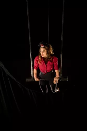 Marlène Vogele, trapèze ballant, 28e promotion du Centre national des arts du cirque (Cnac) de Châlons-en-Champagne