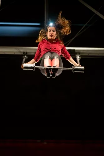 Marlène Vogele, trapèze ballant, 28e promotion du Centre national des arts du cirque (Cnac) de Châlons-en-Champagne