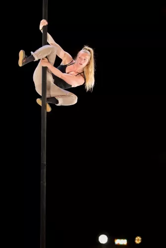 Cathrine Lundsgaard Nielsen, Mât chinois, 27e promotion du Centre national des arts du cirque/CNAC de Châlons-en-Champagne