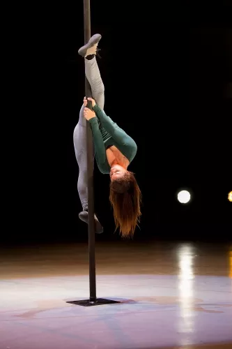 Catarina Rosa Dias, Mât chinois, 27e promotion du Centre national des arts du cirque/CNAC de Châlons-en-Champagne