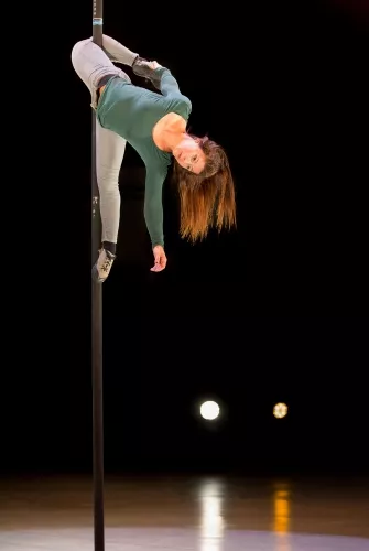 Catarina Rosa Dias, Mât chinois, 27e promotion du Centre national des arts du cirque/CNAC de Châlons-en-Champagne
