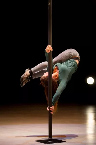 Catarina Rosa Dias, Mât chinois, 27e promotion du Centre national des arts du cirque/CNAC de Châlons-en-Champagne