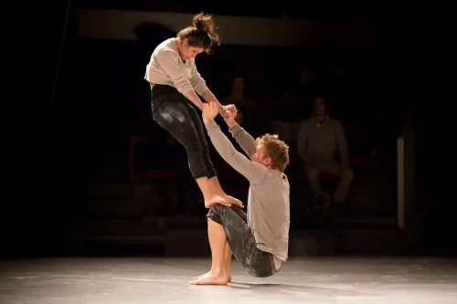 Sébastien Davis-Van Gelder, Blanca Franco, main à main, 28e promotion du Centre national des arts du cirque (Cnac) de Châlons-en-Champagne