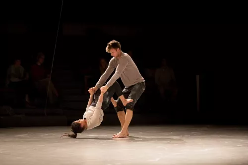 Sébastien Davis-Van Gelder, Blanca Franco, main à main, 28e promotion du Centre national des arts du cirque (Cnac) de Châlons-en-Champagne