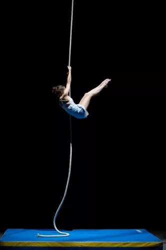 Nora Bouhlala Chacon, corde, 28e promotion du Centre national des arts du cirque (Cnac) de Châlons-en-Champagne