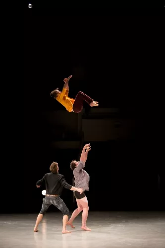 Löric Fouchereau, Peter Freeman, main à main, 28e promotion du centre national des arts du cirque (Cnac) de Châlons-en-Champagne