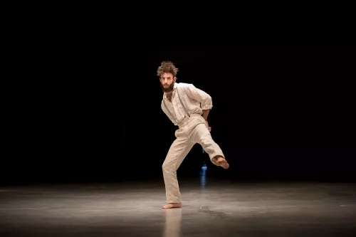Johan Caussin, acrobatie, 28e promotion du Centre national des arts du cirque (Cnac) de Châlons-en-Champagne