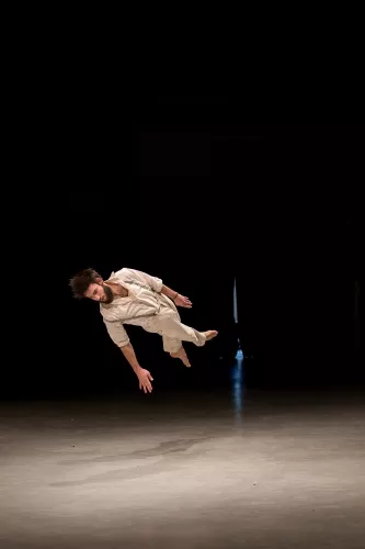 Johan Caussin, acrobatie, 28e promotion du Centre national des arts du cirque (Cnac) de Châlons-en-Champagne