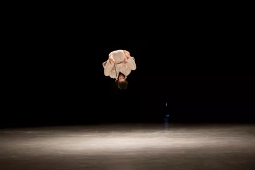 Johan Caussin, acrobatie, 28e promotion du Centre national des arts du cirque (Cnac) de Châlons-en-Champagne