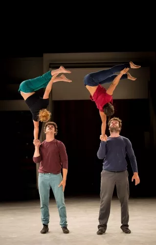 Anaïs Albisetti et Pedro Consciencia, Portés accrobatiques, 27e promotion du Centre national des arts du cirque/CNAC de Châlons-en-Champagne