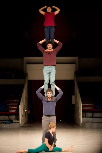 Anaïs Albisetti et Pedro Consciencia, Portés accrobatiques, 27e promotion du Centre national des arts du cirque/CNAC de Châlons-en-Champagne