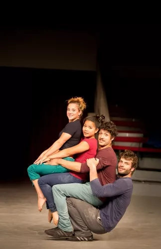 Anaïs Albisetti et Pedro Consciencia, Portés accrobatiques, 27e promotion du Centre national des arts du cirque/CNAC de Châlons-en-Champagne