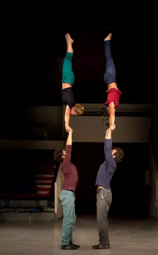 Anaïs Albisetti et Pedro Consciencia, Portés accrobatiques, 27e promotion du Centre national des arts du cirque/CNAC de Châlons-en-Champagne