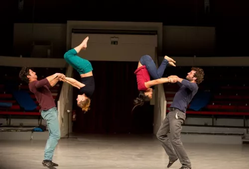Anaïs Albisetti et Pedro Consciencia, Portés accrobatiques, 27e promotion du Centre national des arts du cirque/CNAC de Châlons-en-Champagne
