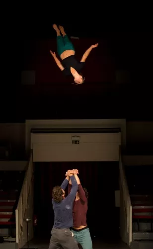 Anaïs Albisetti et Pedro Consciencia, Portés accrobatiques, 27e promotion du Centre national des arts du cirque/CNAC de Châlons-en-Champagne