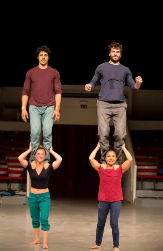 Anaïs Albisetti et Pedro Consciencia, Portés accrobatiques, 27e promotion du Centre national des arts du cirque/CNAC de Châlons-en-Champagne